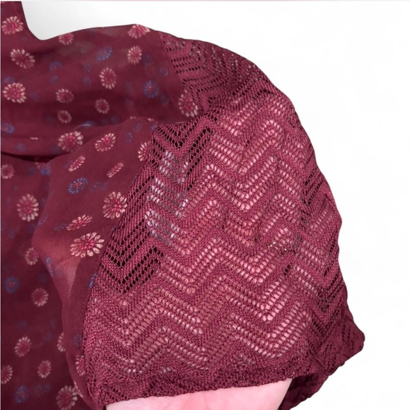 Burgundy Floral Tank Top Sleeveless Chevron Lace Trim Sheer Casual Blouse - Picture 2 of 5